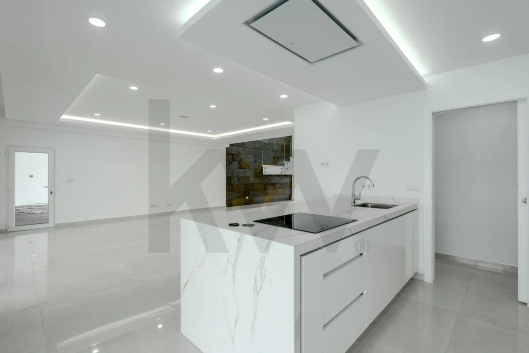 Moradia T4 para Venda em Corroios Foto 5