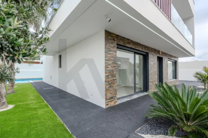 Moradia T4 para Venda em Corroios