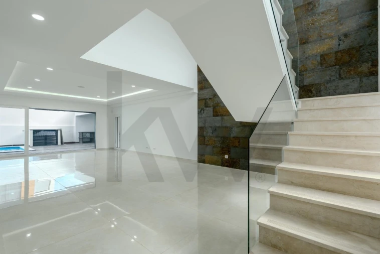 Moradia T4 para Venda em Corroios Foto 27