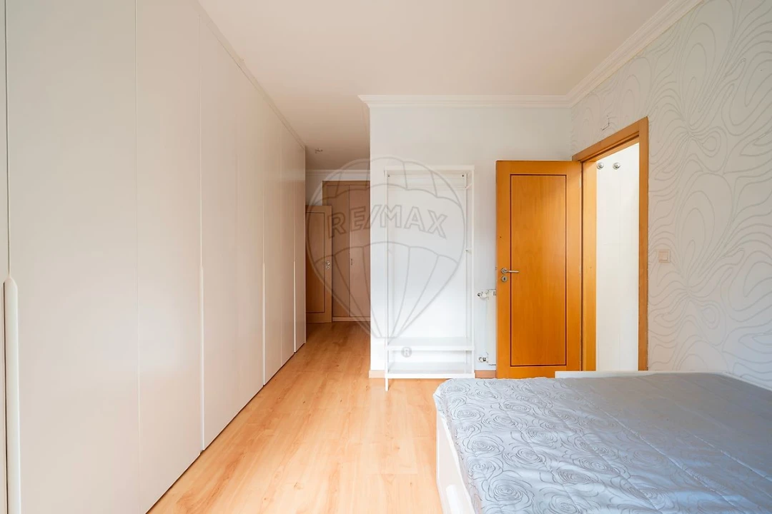 Apartamento T2 para Arrendamento em Póvoa de Santa Iria e Forte da Casa Foto 2