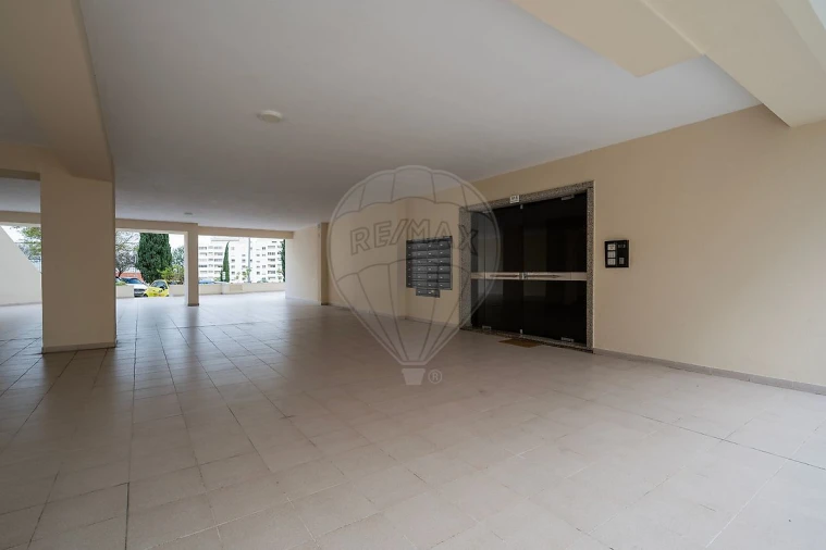 Apartamento T2 para Arrendamento em Póvoa de Santa Iria e Forte da Casa Foto 14