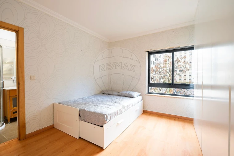 Apartamento T2 para Arrendamento em Póvoa de Santa Iria e Forte da Casa Foto 1