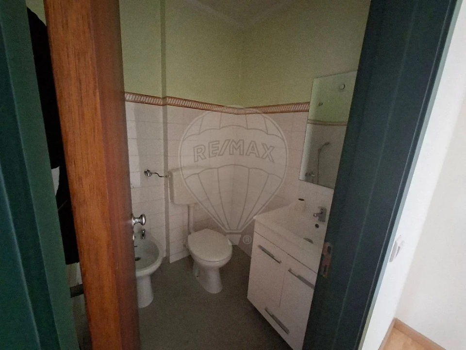 Apartamento T1 para Arrendamento em Massamá e Monte Abraão Foto 12