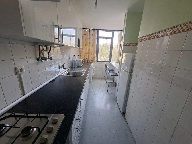Apartamento T1 para Arrendamento em Massamá e Monte Abraão Foto 3