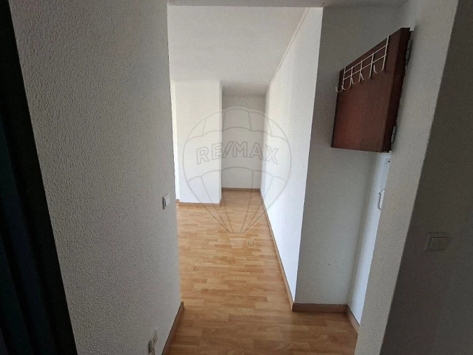 Apartamento T1 para Arrendamento em Massamá e Monte Abraão Foto 8