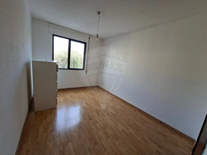 Apartamento T1 para Arrendamento em Massamá e Monte Abraão Foto 6