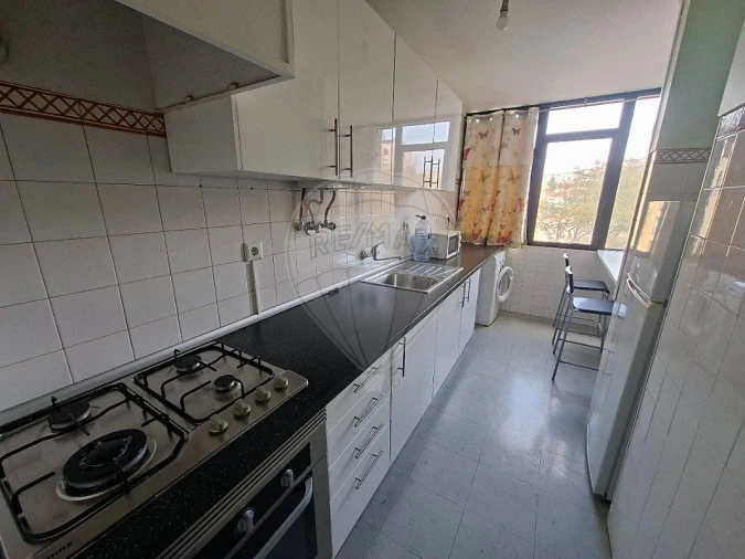 Apartamento T1 para Arrendamento em Massamá e Monte Abraão Foto 4
