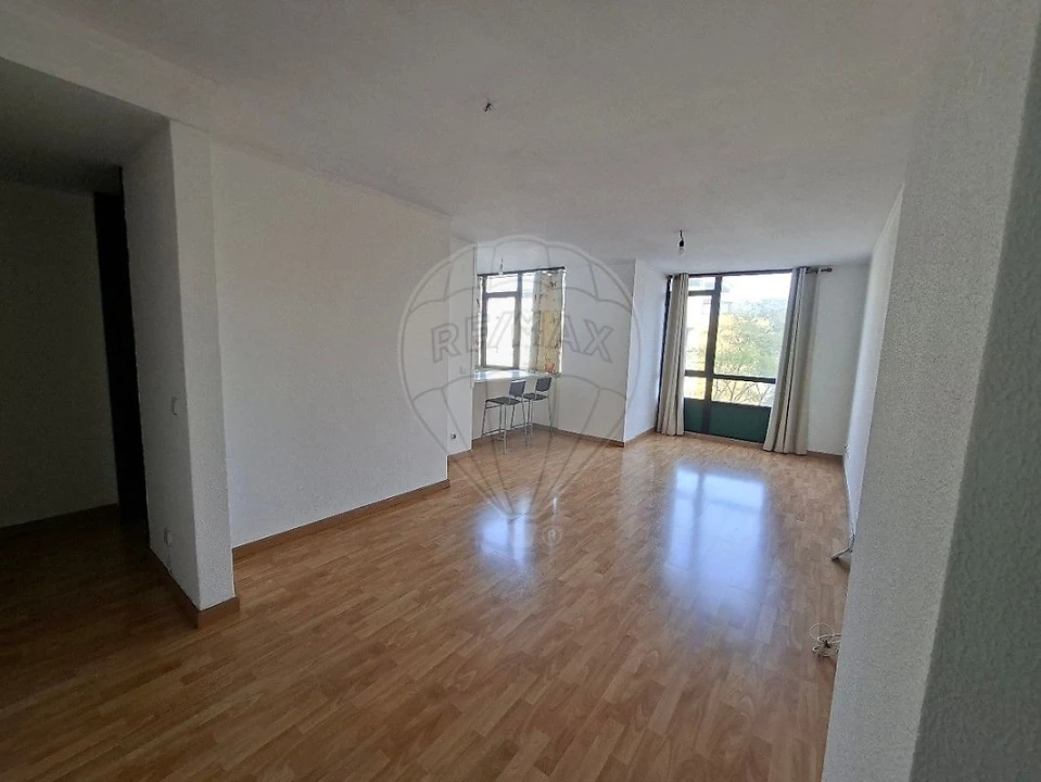 Apartamento T1 para Arrendamento em Massamá e Monte Abraão Foto 10