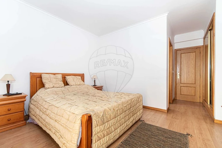 Apartamento T3 para Venda em Carregado e Cadafais Foto 8