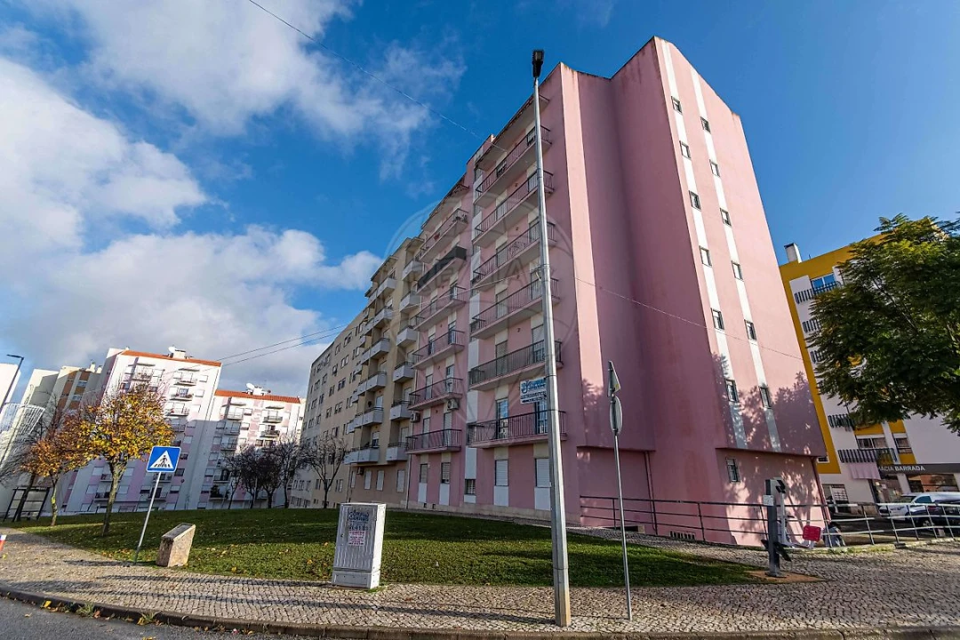 Apartamento T3 para Venda em Carregado e Cadafais Foto 4
