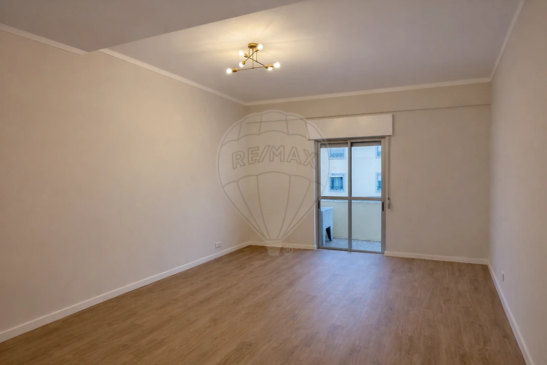 Apartamento T2 para Venda em Santa Maria, São Pedro e Matacães Foto 5