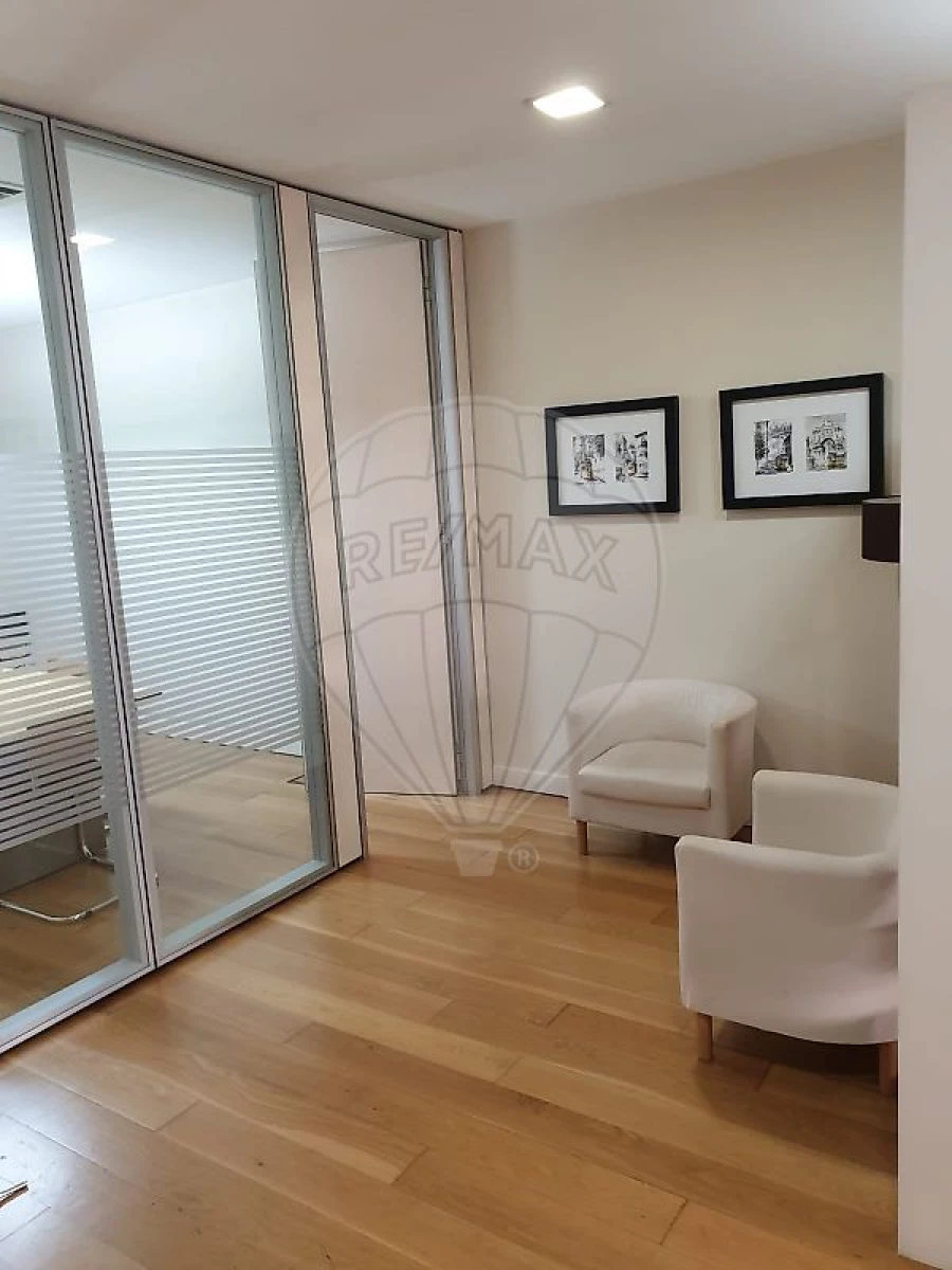 Escritório para Arrendamento em Misericórdia Foto 9