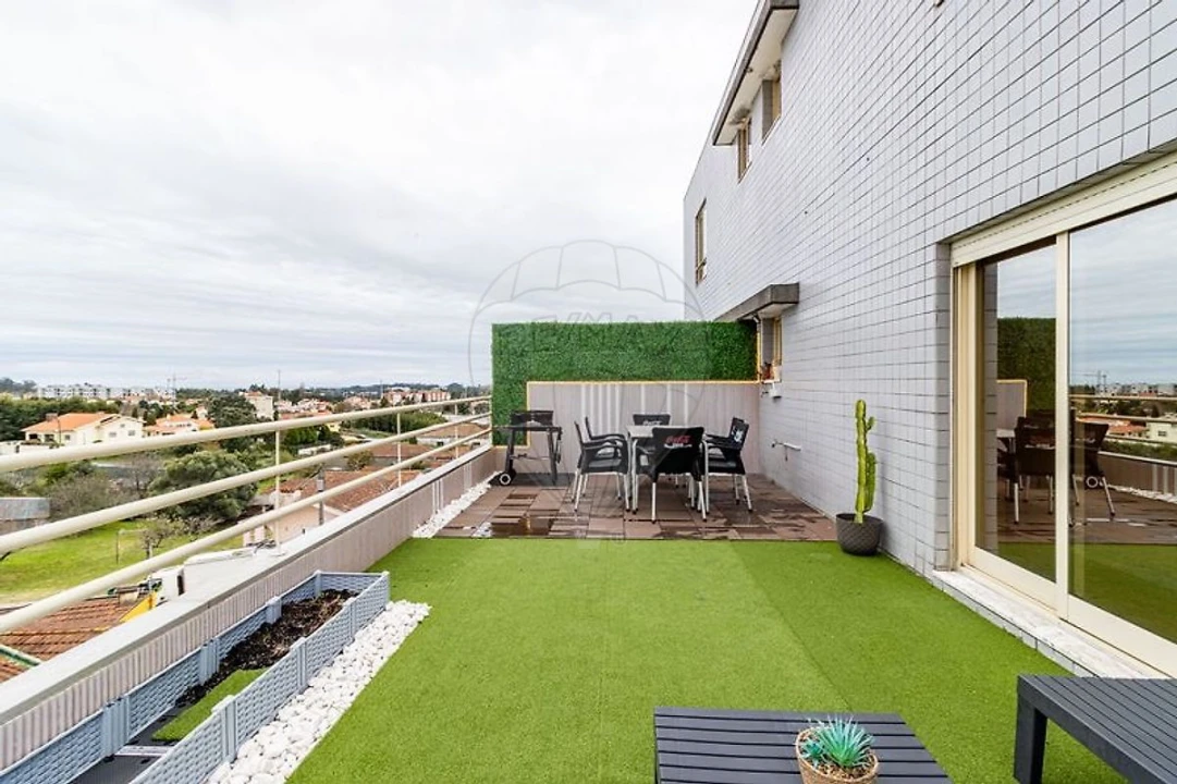 Apartamento T2 para Venda em Paços de Brandão Foto 15