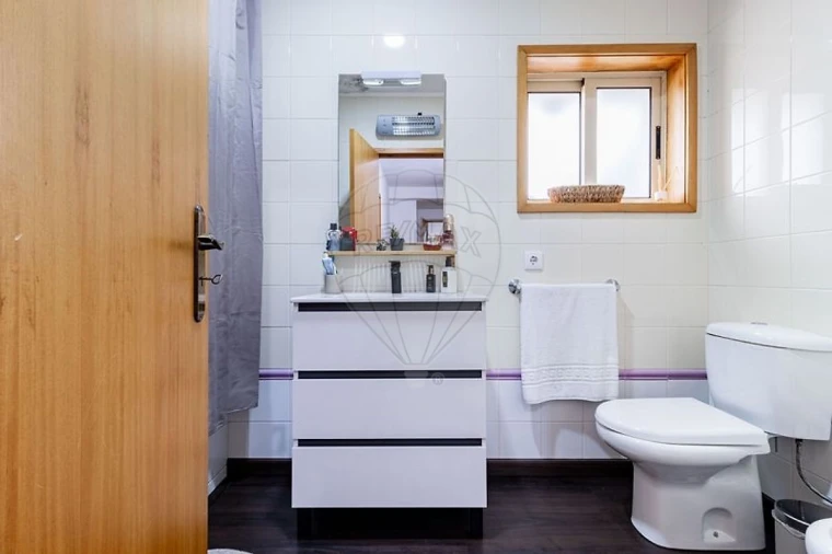 Apartamento T2 para Venda em Paços de Brandão Foto 10