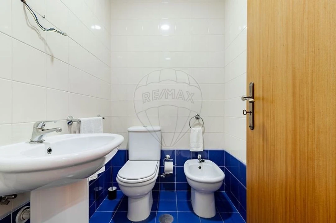 Apartamento T2 para Venda em Paços de Brandão Foto 13