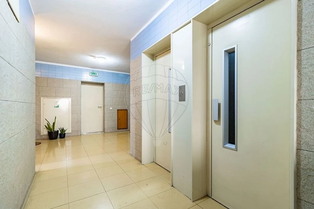 Apartamento T2 para Venda em Paços de Brandão Foto 19