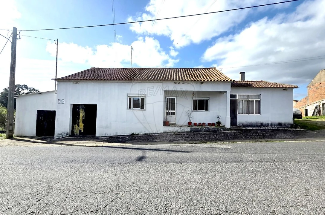 Moradia T2 para Venda em Alcanede Foto 2