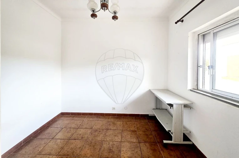 Moradia T2 para Venda em Alcanede Foto 12