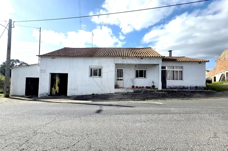 Moradia T2 para Venda em Alcanede Foto 2