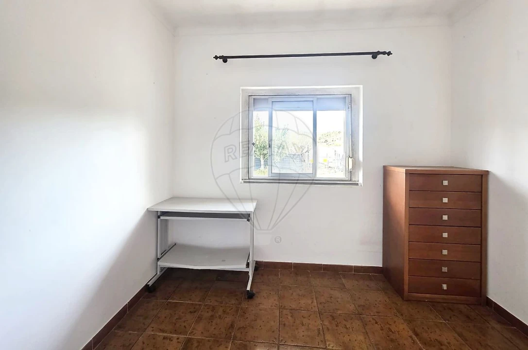 Moradia T2 para Venda em Alcanede Foto 11