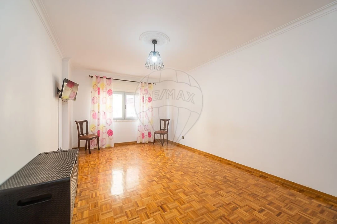 Apartamento T2 para Venda em Venteira Foto 28