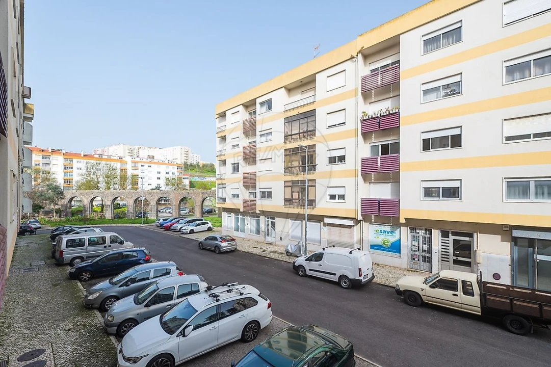 Apartamento T2 para Venda em Venteira Foto 23