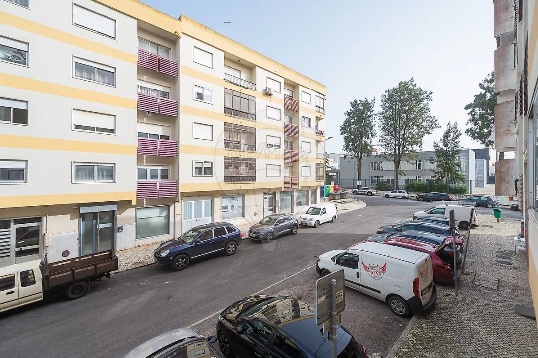 Apartamento T2 para Venda em Venteira Foto 35