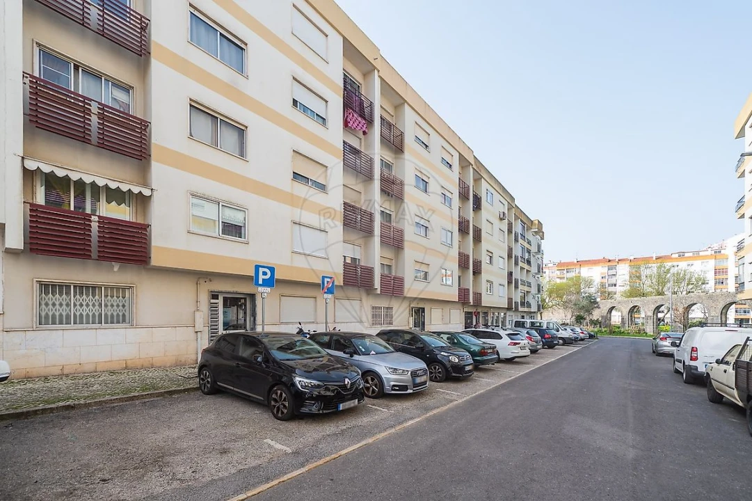 Apartamento T2 para Venda em Venteira Foto 33