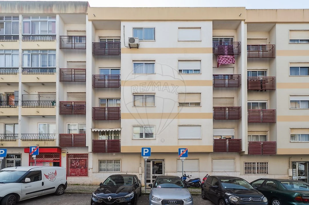 Apartamento T2 para Venda em Venteira Foto 39