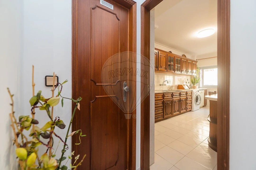 Apartamento T2 para Venda em Venteira Foto 20