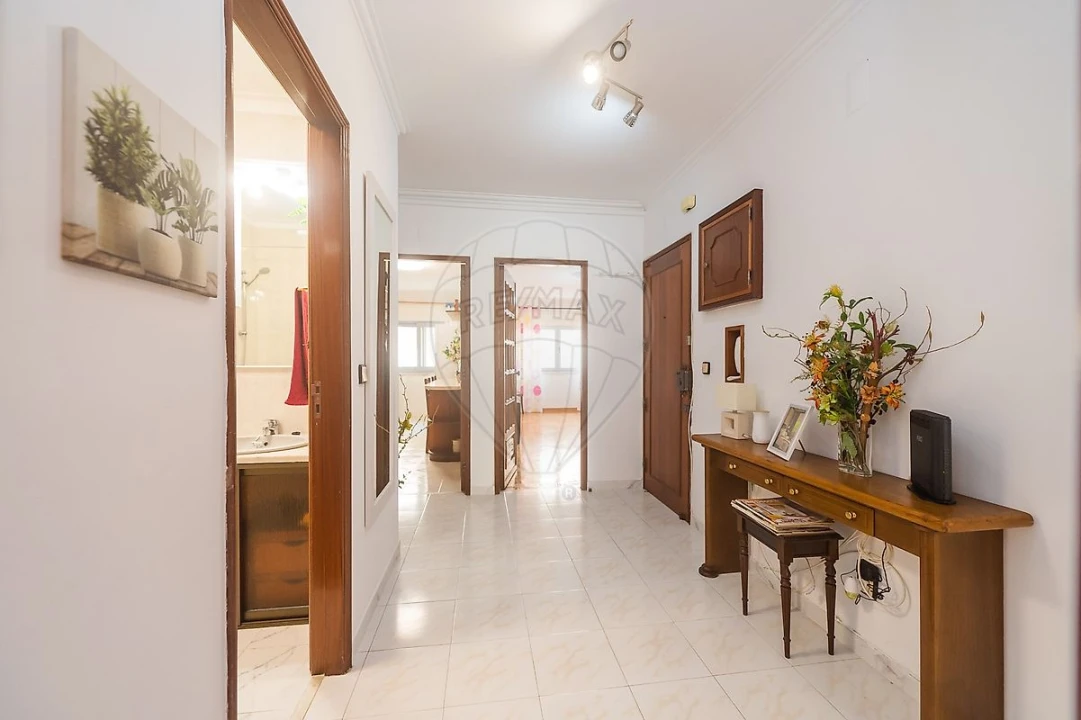 Apartamento T2 para Venda em Venteira Foto 15