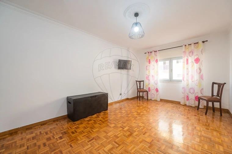 Apartamento T2 para Venda em Venteira Foto 32
