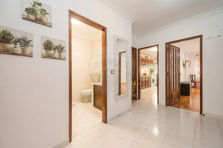 Apartamento T2 para Venda em Venteira Foto 8