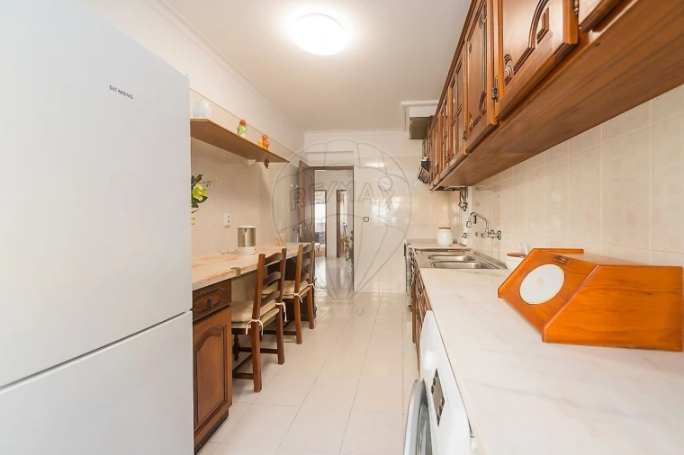 Apartamento T2 para Venda em Venteira Foto 25