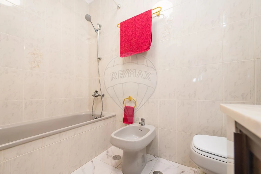 Apartamento T2 para Venda em Venteira Foto 17