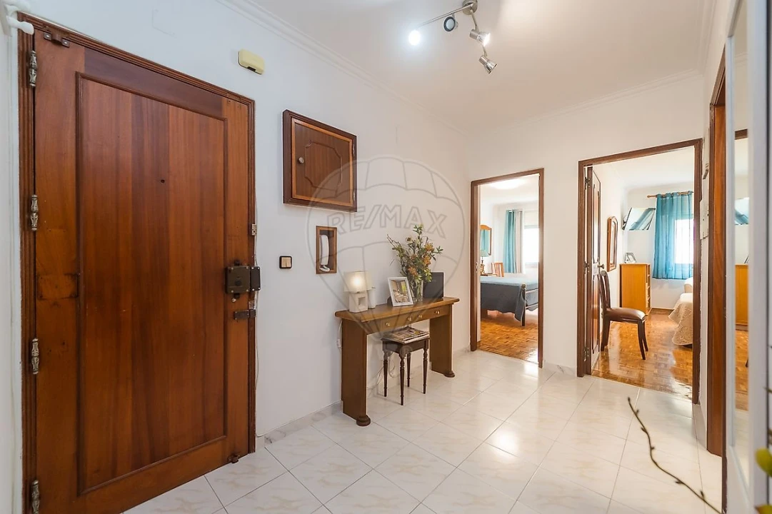 Apartamento T2 para Venda em Venteira Foto 27