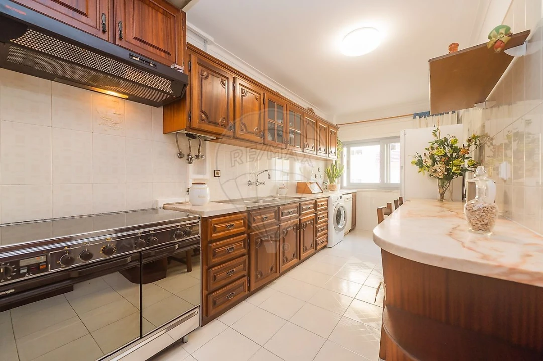 Apartamento T2 para Venda em Venteira Foto 40