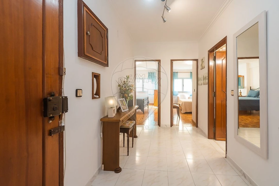 Apartamento T2 para Venda em Venteira Foto 29