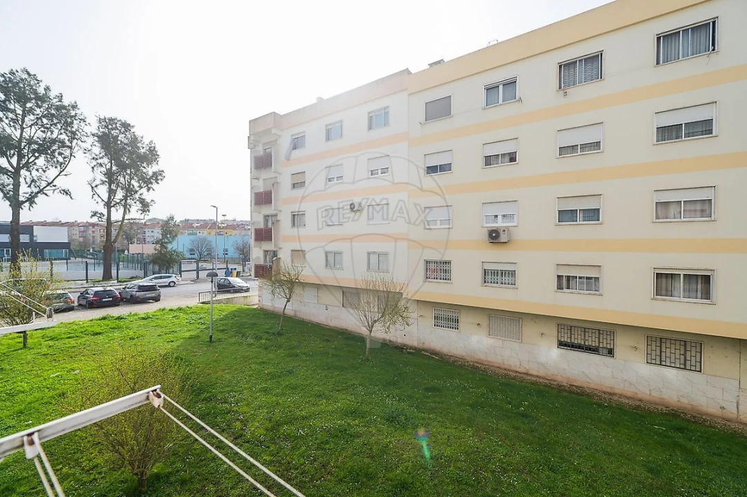 Apartamento T2 para Venda em Venteira Foto 6