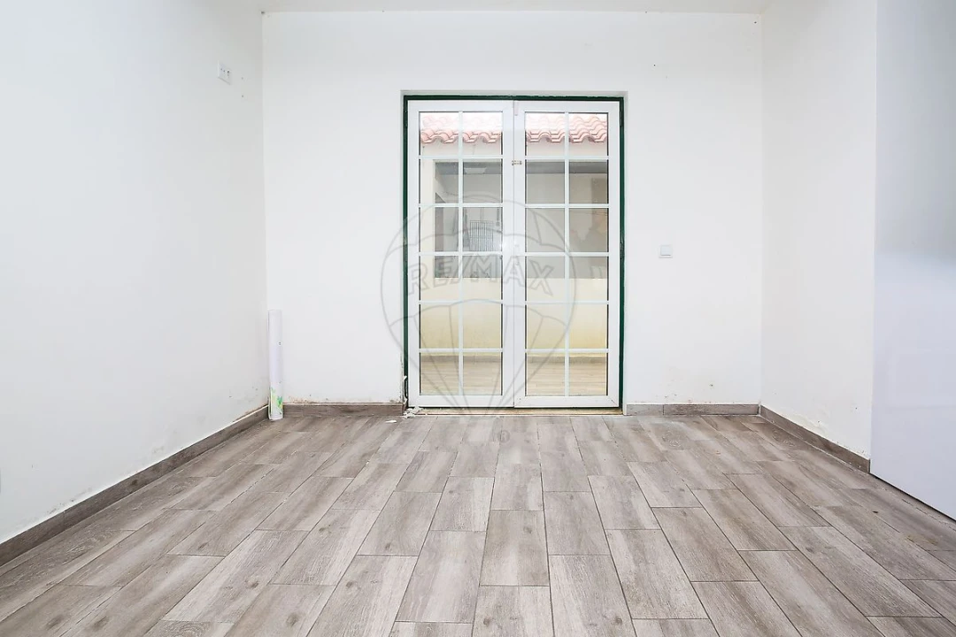 Moradia T3 para Venda em Azambuja Foto 9