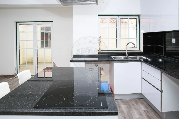 Moradia T3 para Venda em Azambuja Foto 5