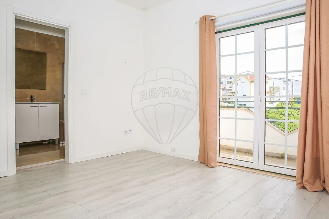 Moradia T3 para Venda em Azambuja Foto 34