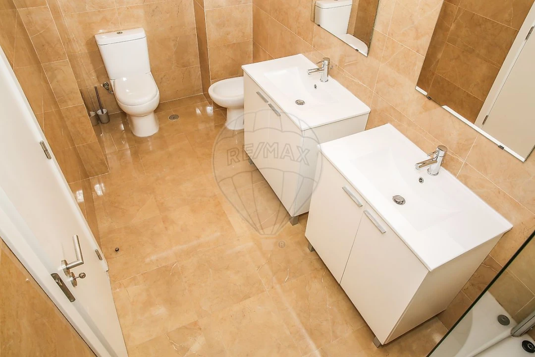 Moradia T3 para Venda em Azambuja Foto 39