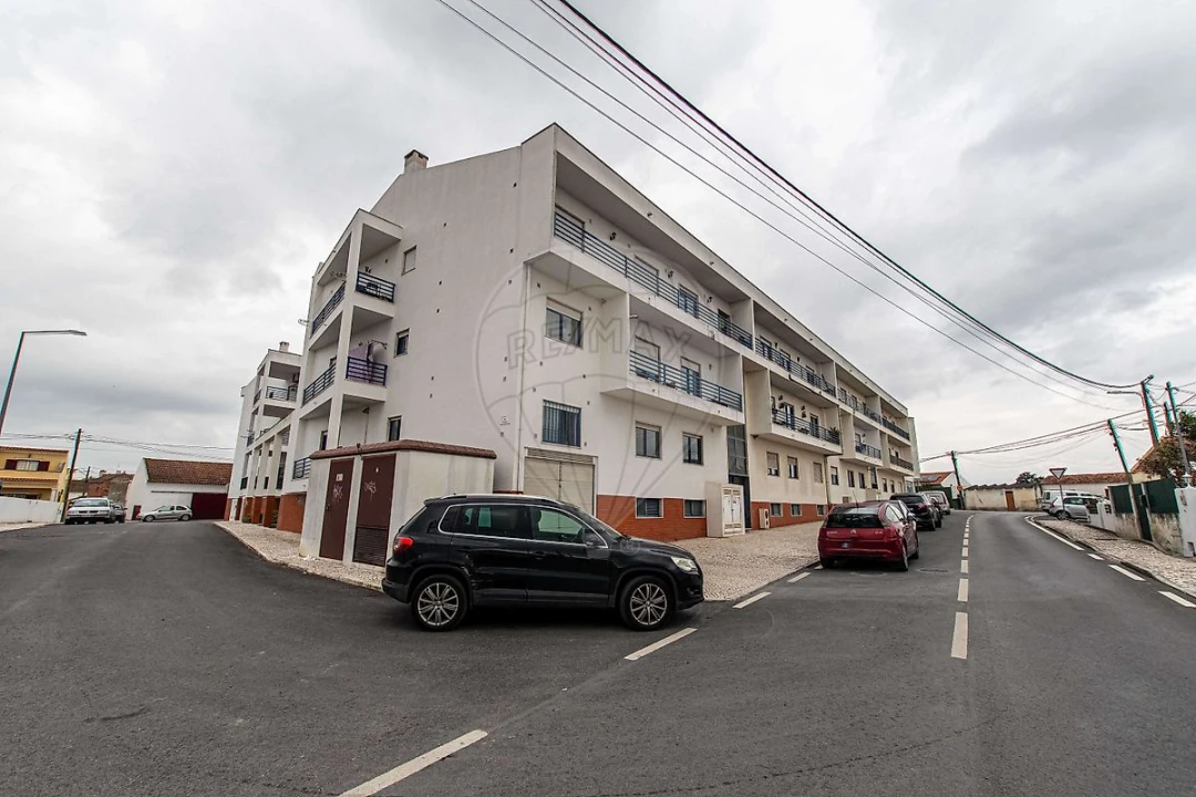 Apartamento T2 para Venda em Aveiras de Cima Foto 25