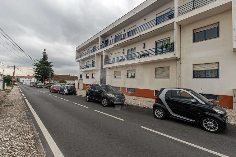 Apartamento T2 para Venda em Aveiras de Cima Foto 24
