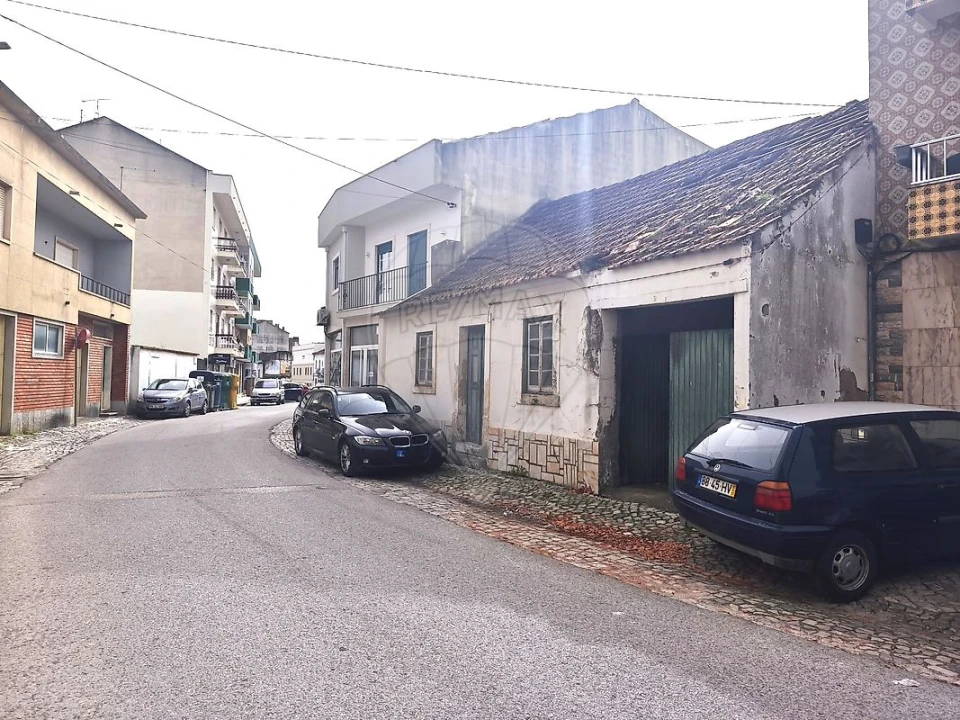 Moradia T4 para Venda em Rio Maior Foto 1