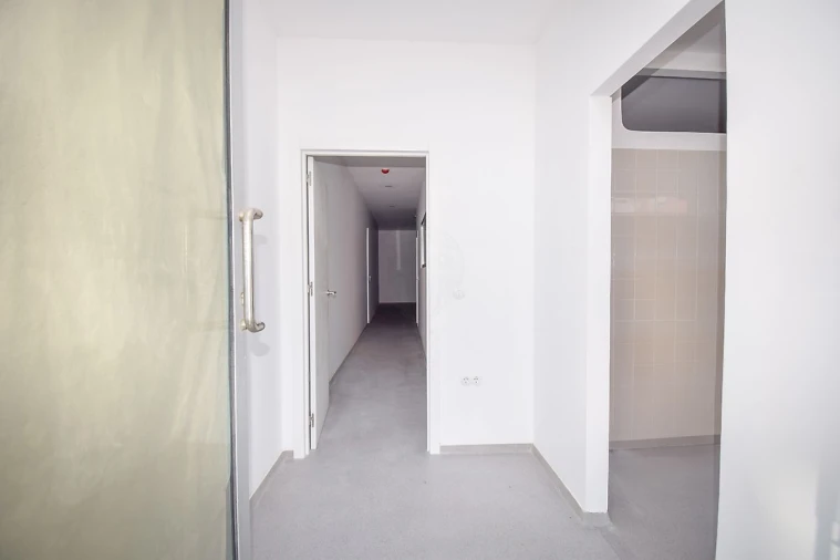 Loja para Arrendamento em São Domingos de Rana Foto 12