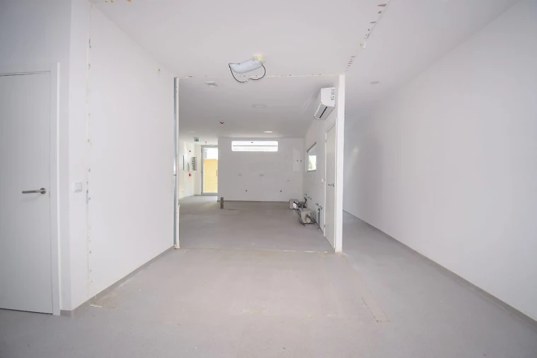 Loja para Arrendamento em São Domingos de Rana Foto 17