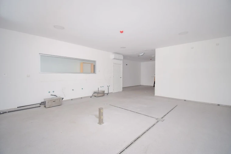 Loja para Arrendamento em São Domingos de Rana Foto 13