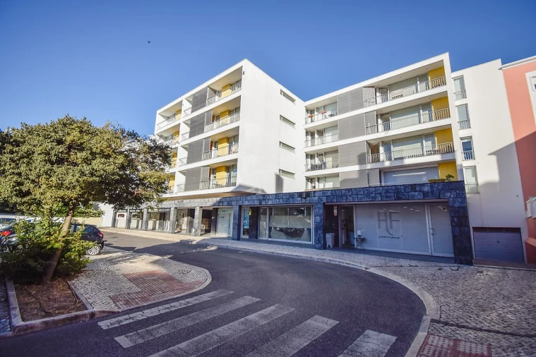 Loja para Arrendamento em São Domingos de Rana Foto 21